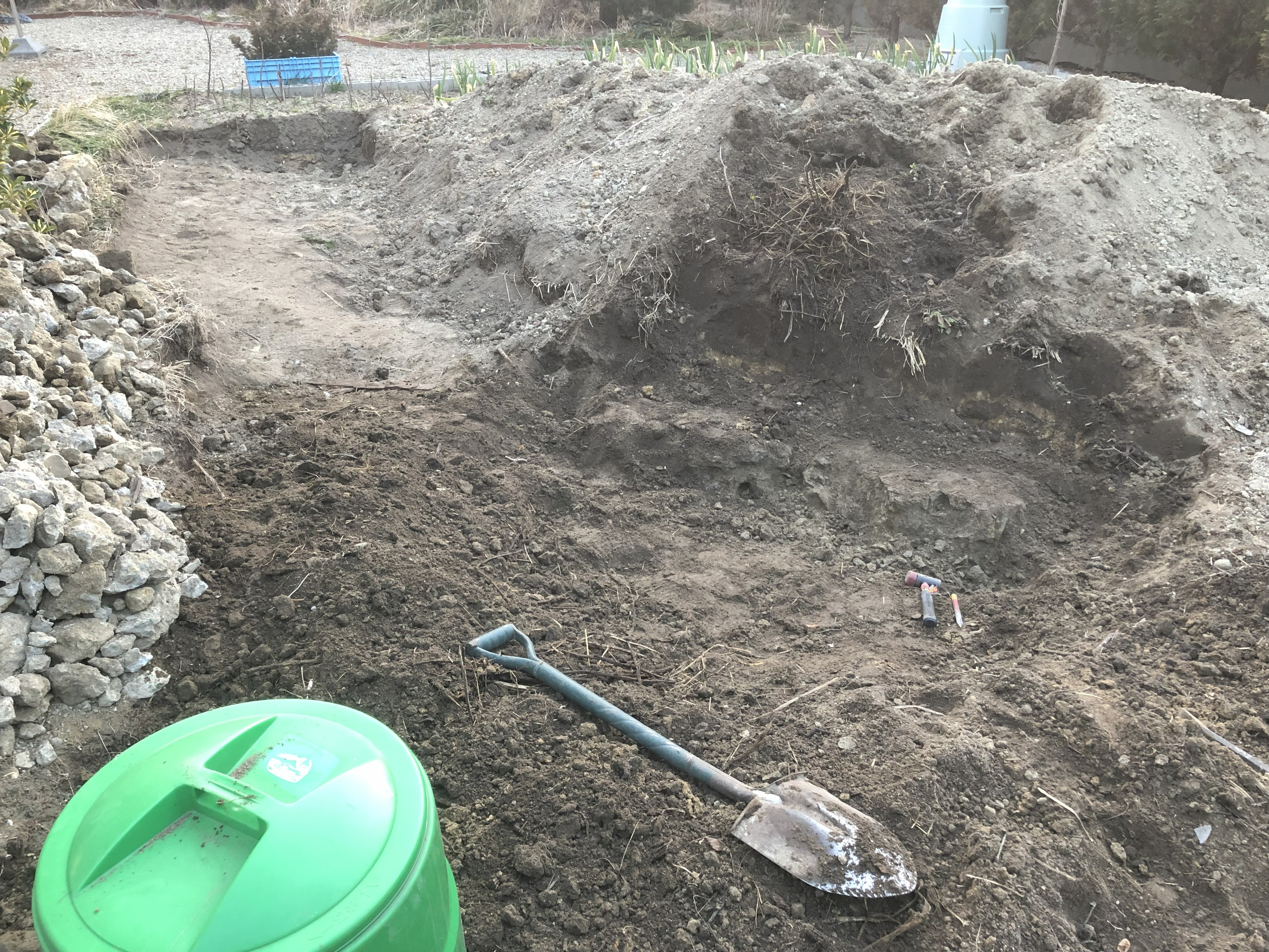 Trenches showing bedrock extending under the plot